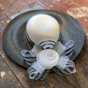 Black and white KaKyCo hat